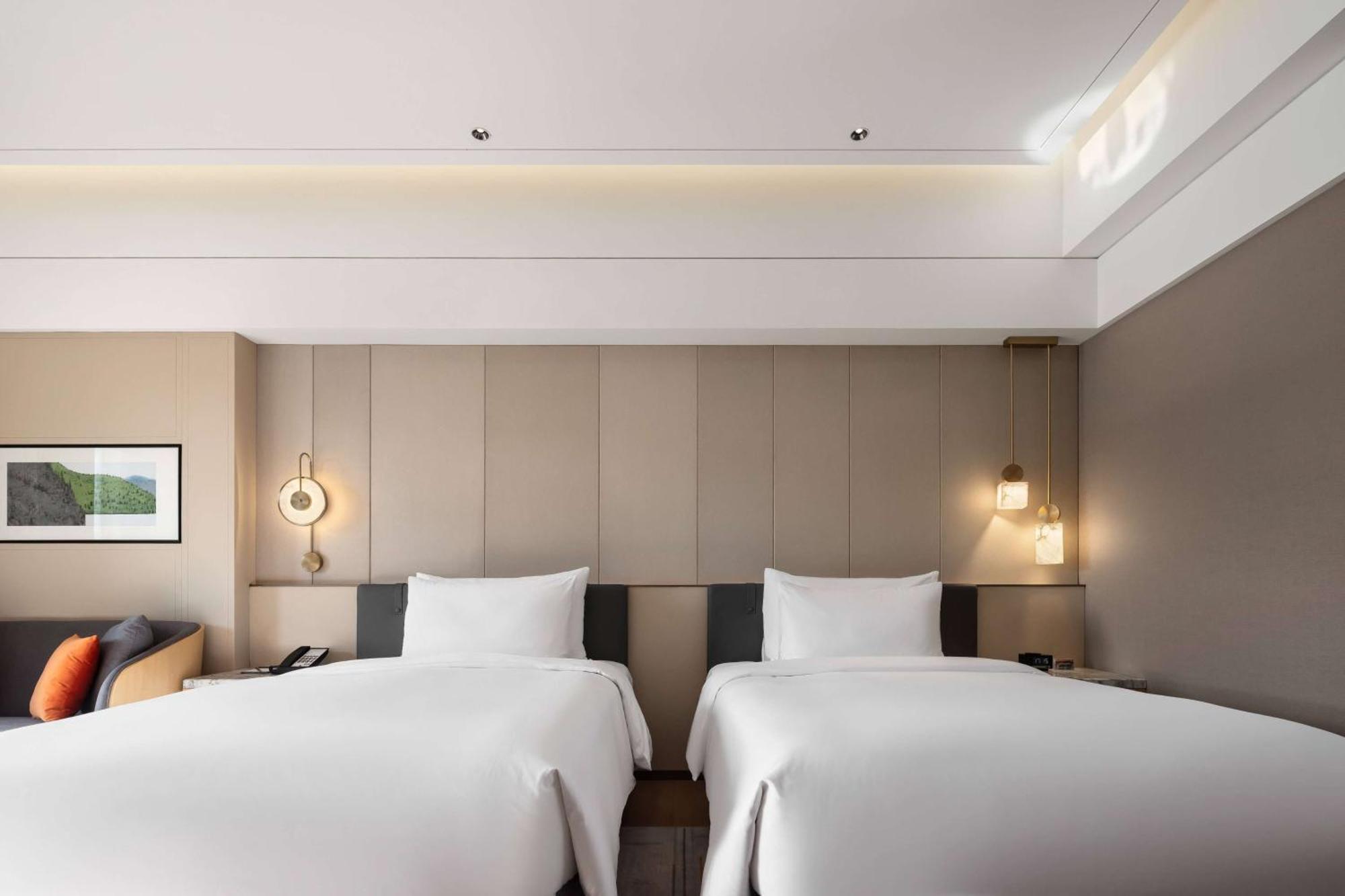 Wyndham Grand Zhaoqing Downtown Hotel Exterior photo