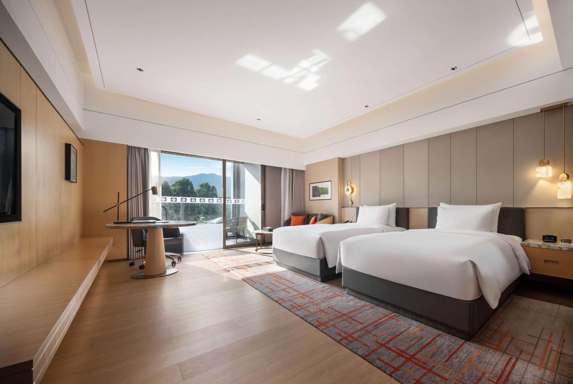 Wyndham Grand Zhaoqing Downtown Hotel Exterior photo