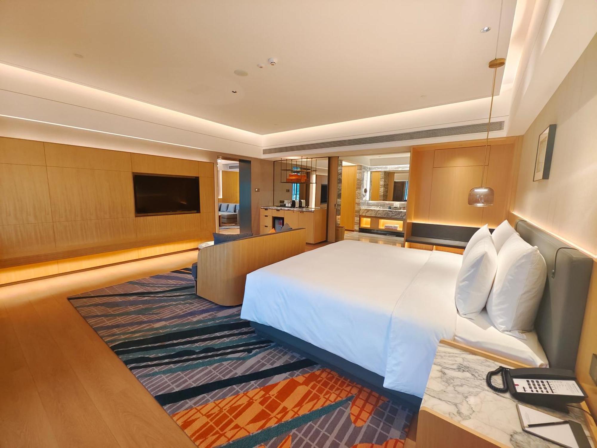 Wyndham Grand Zhaoqing Downtown Hotel Exterior photo